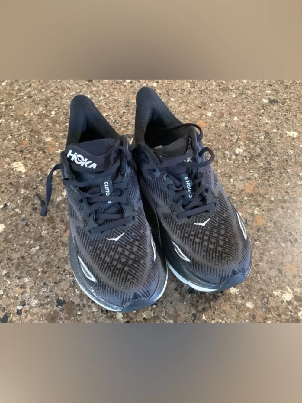 Hoka One One Women’s Black Clifton 9 Running Shoes, Size 7 - Picture 3 of 7